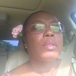 Meet your Posher, H. andrea